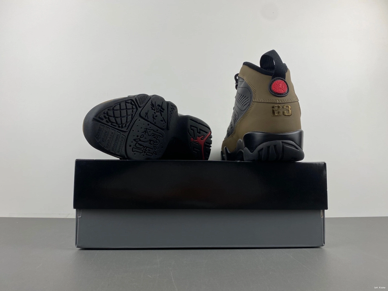 9 HV4794-030  Holiday Air Jordan 